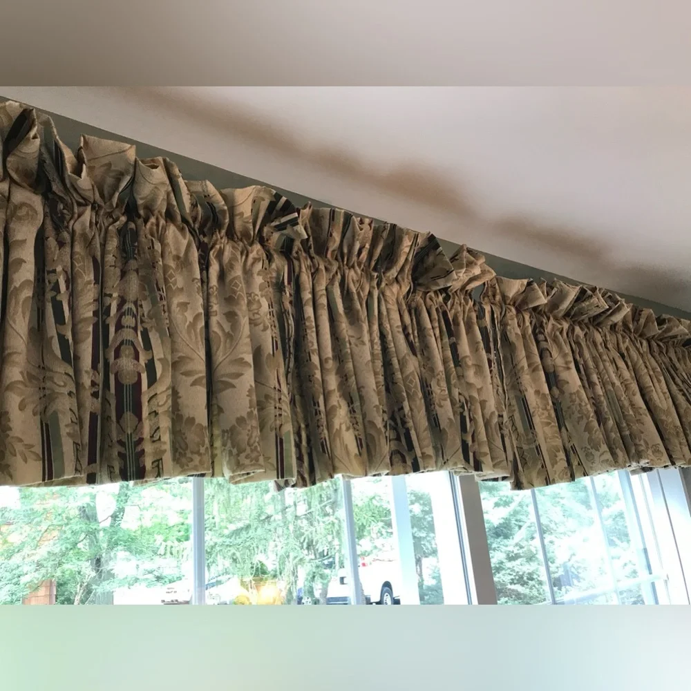 Set of Five Valances - Picture 2 of 3